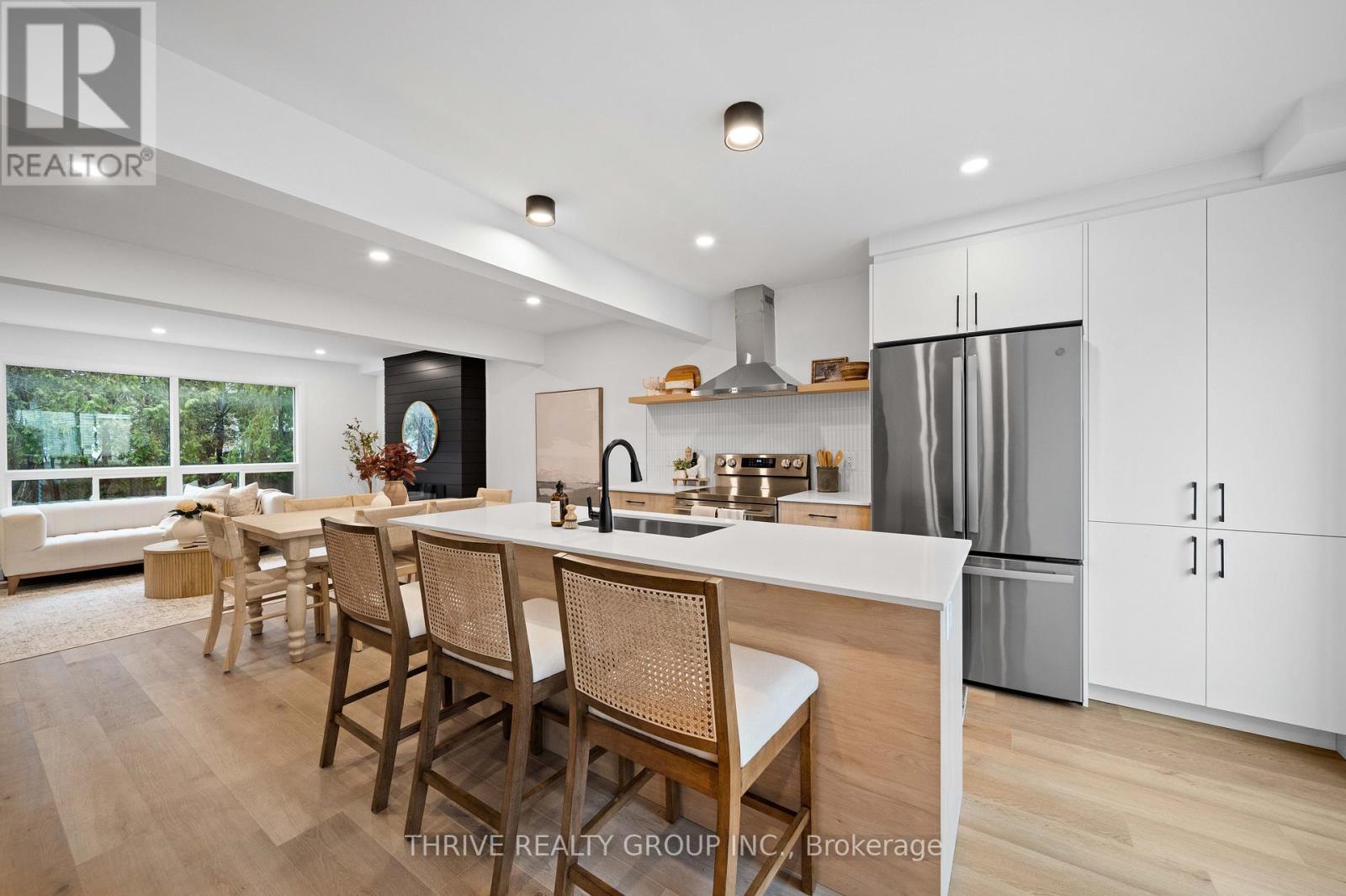 41 - 355 SANDRINGHAM CRESCENT, London South (South R)