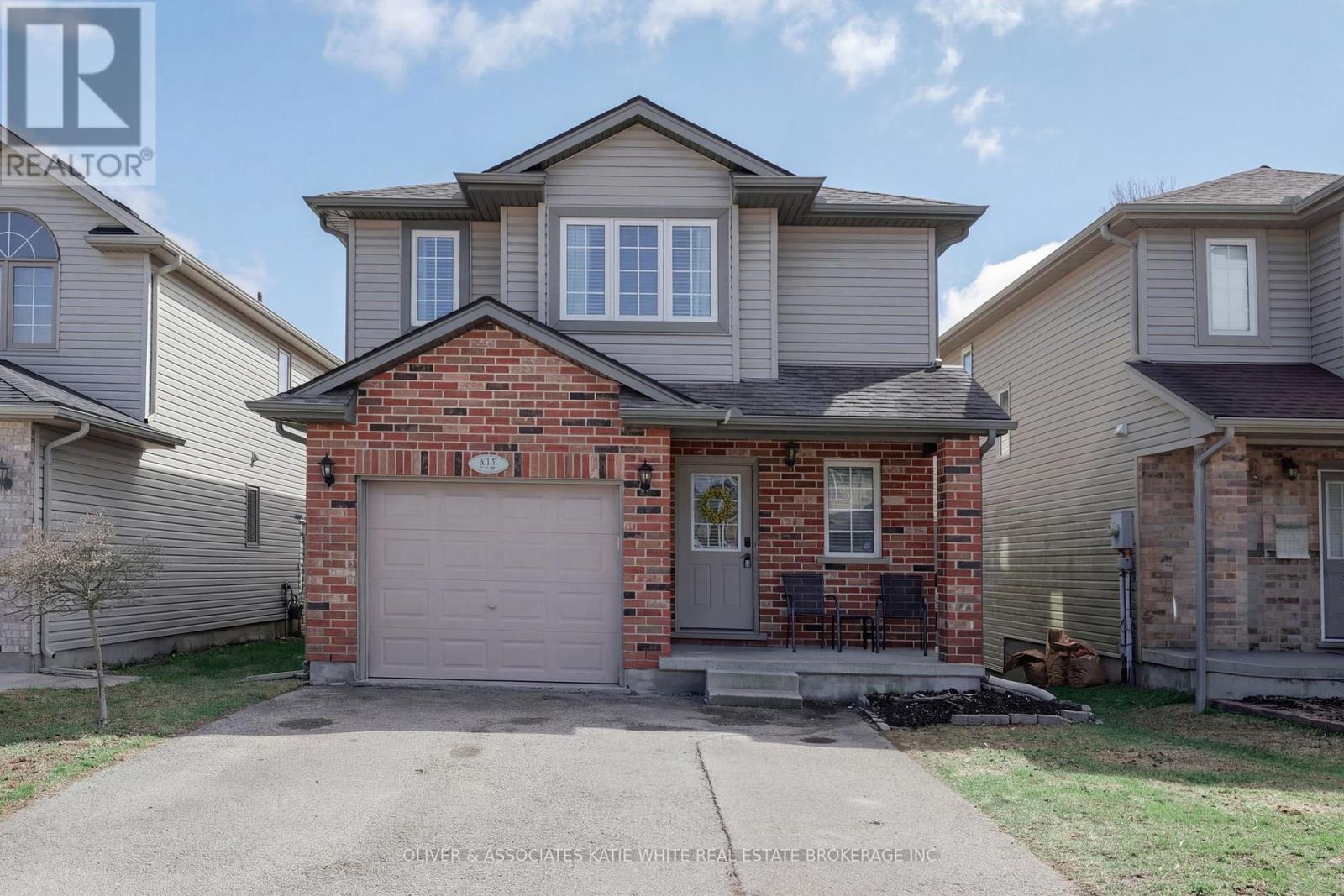 937 BLYTHWOOD ROAD, London North (North M)