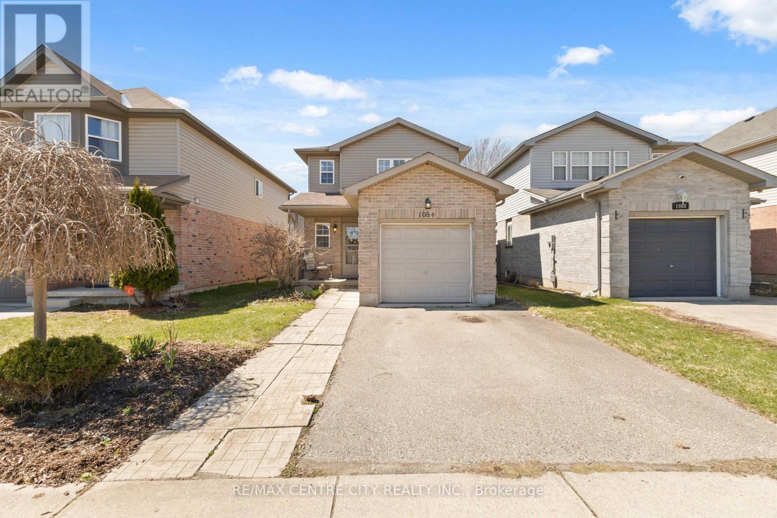 1084 KIMBALL CRESCENT, London North (North E)