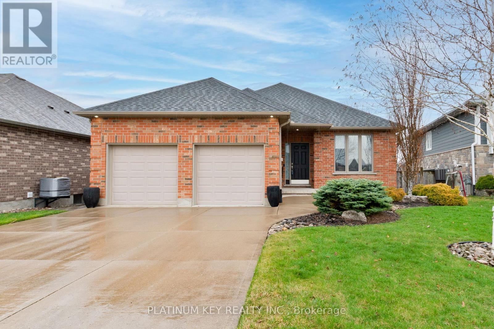 56 CASSIE CRESCENT, Strathroy-Caradoc (NE)