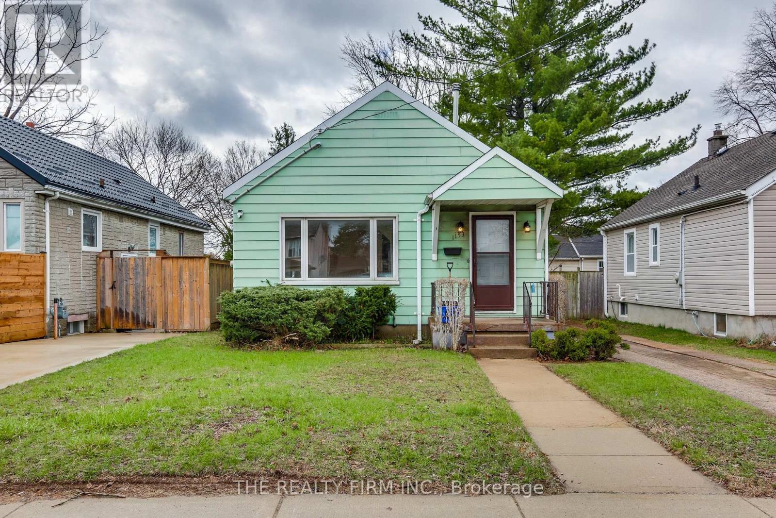 1153 TRAFALGAR STREET, London East (East M)