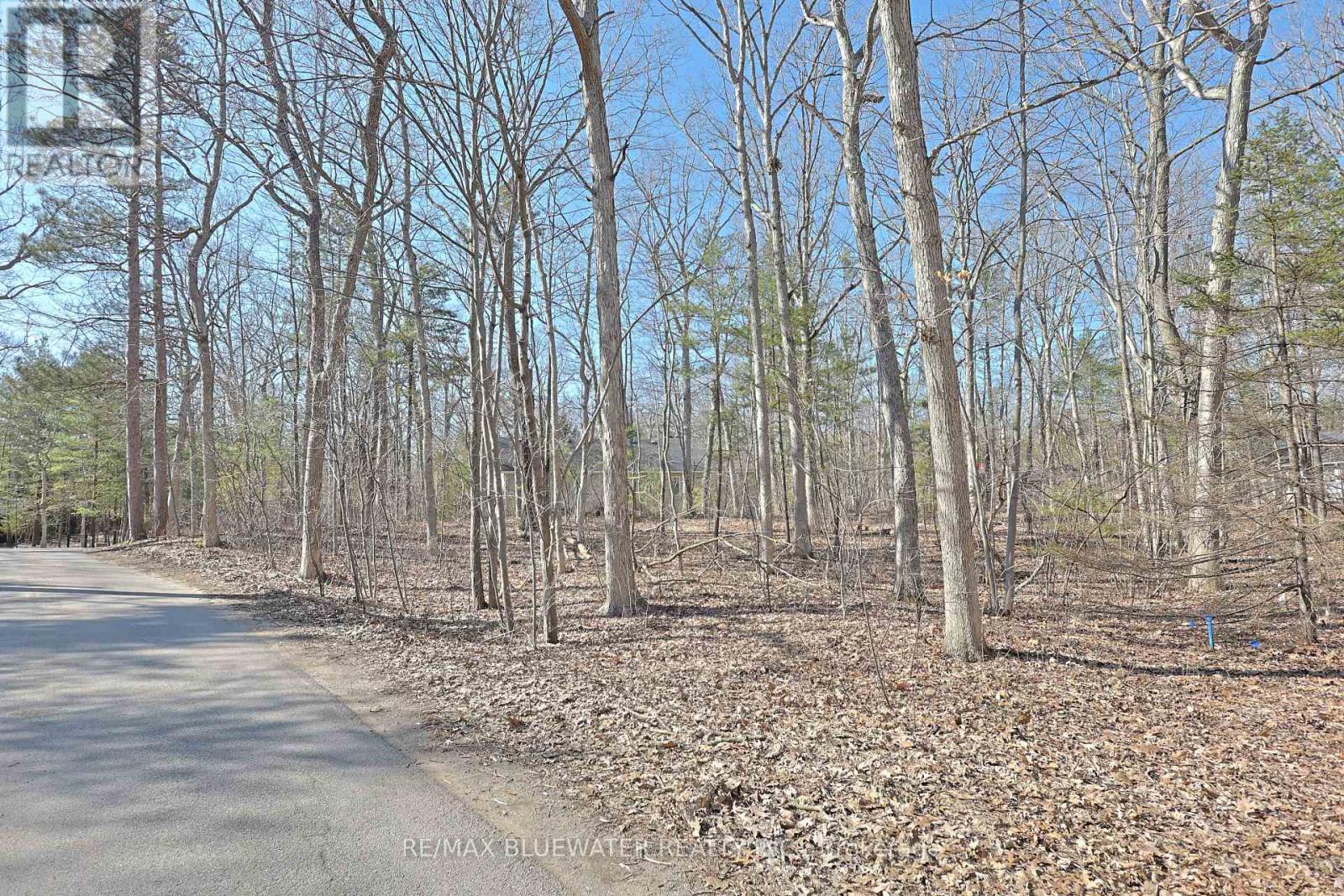 10296 GRAND OAKS DRIVE, Lambton Shores (Grand Bend)