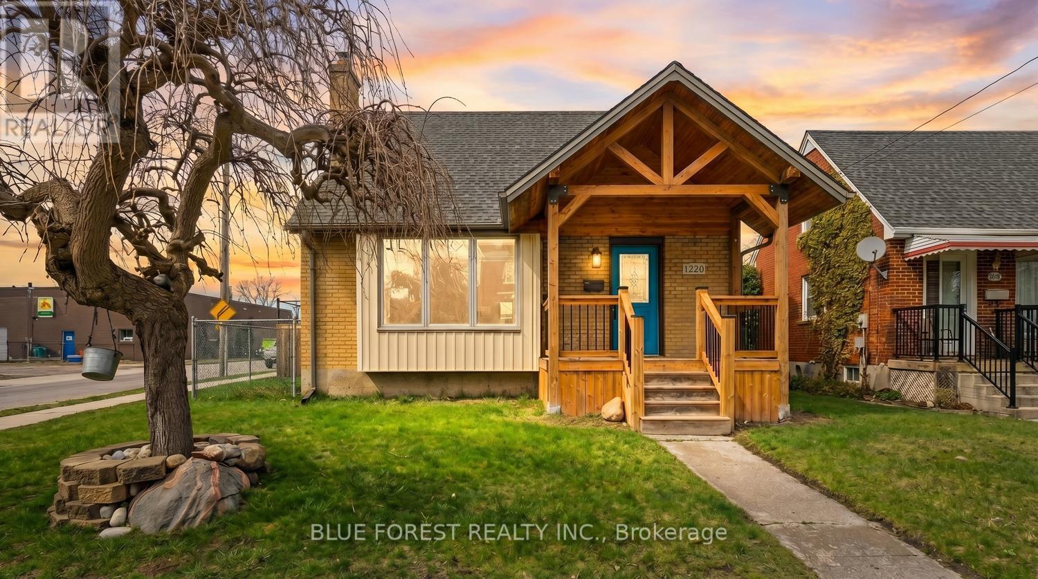 1220 WILTON AVENUE, London East (East M)