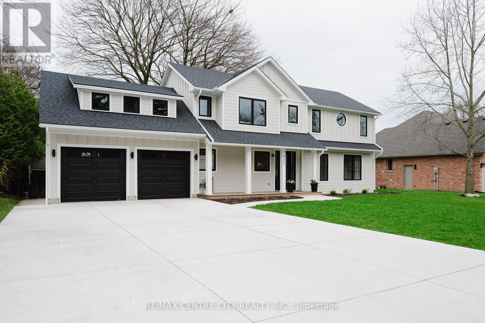 423 WEST MILE ROAD, London North (North P)