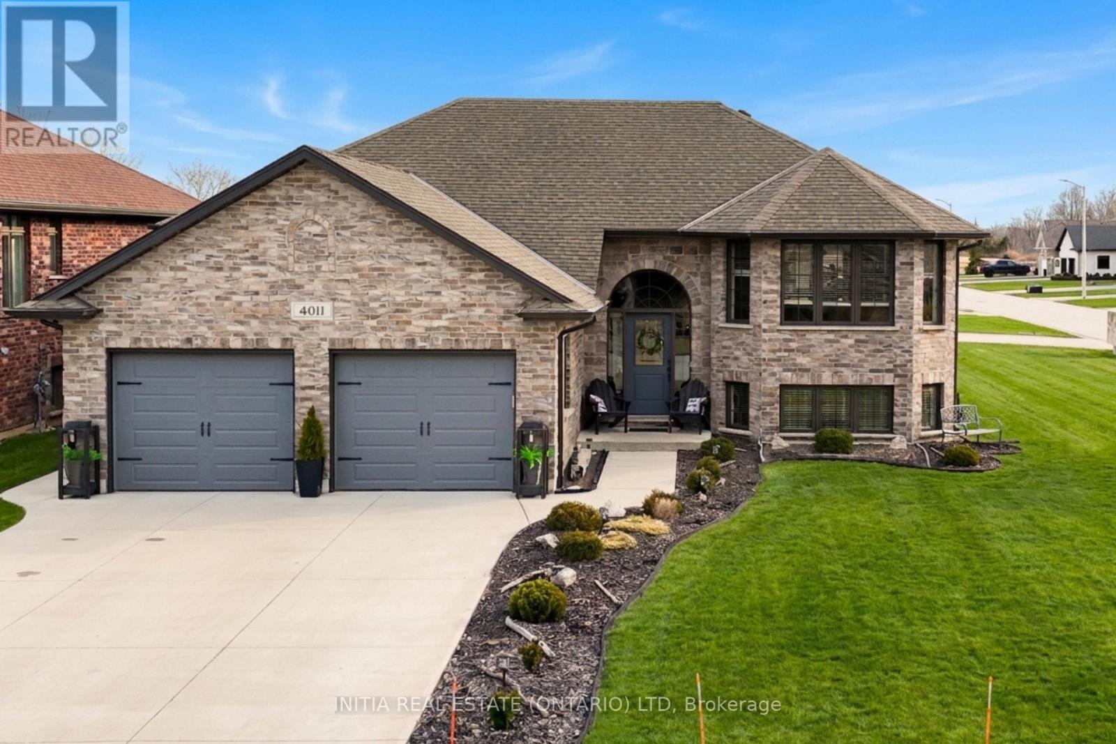 4011 ENGLEHART DRIVE, Petrolia