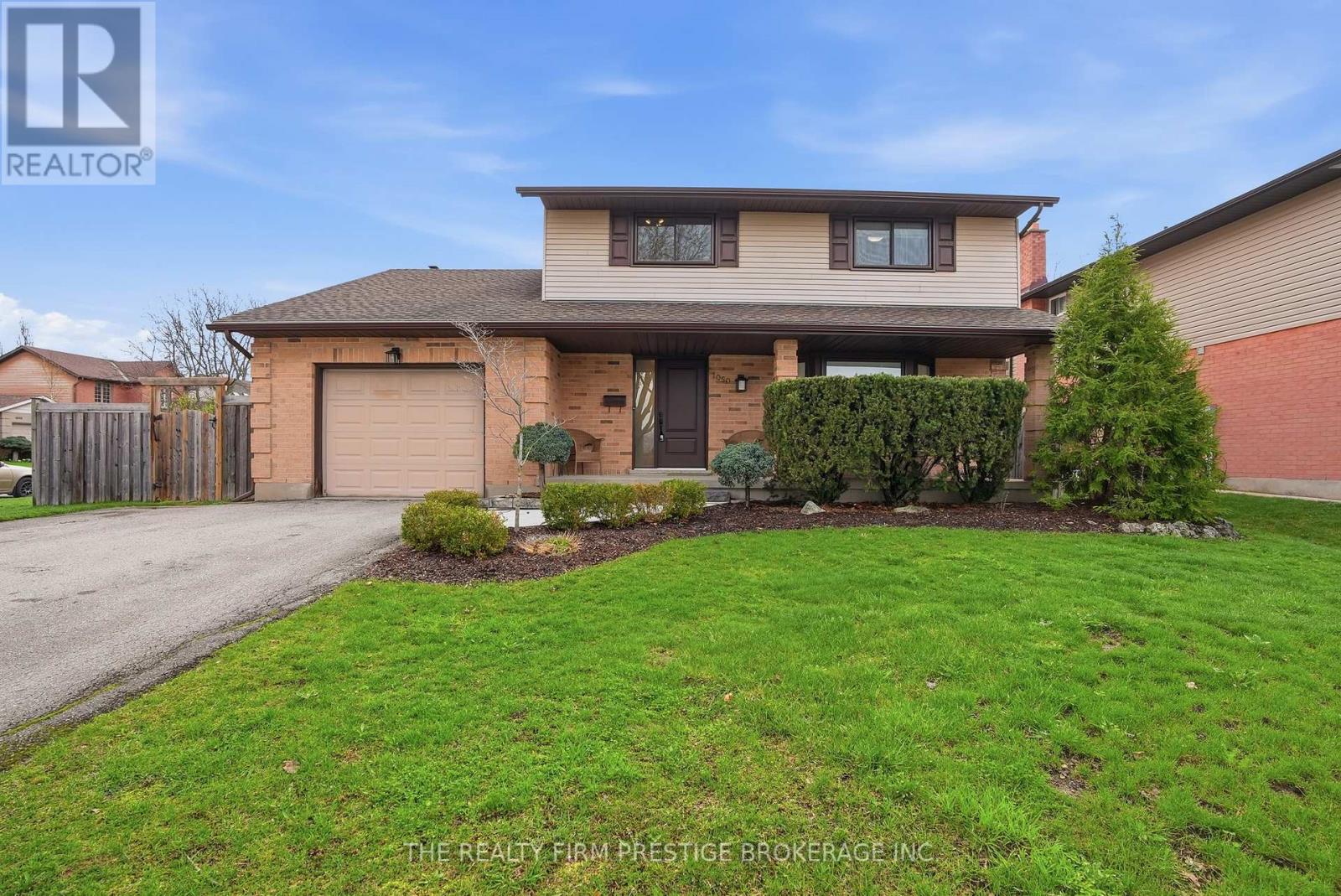 1050 MAHOGANY CRESCENT, London North (North P)