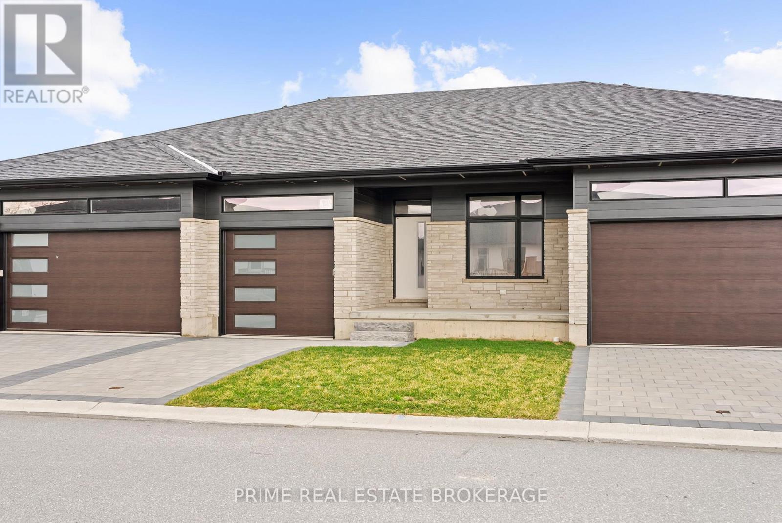 9 - 94 COASTAL CRESCENT, Lambton Shores (Grand Bend)