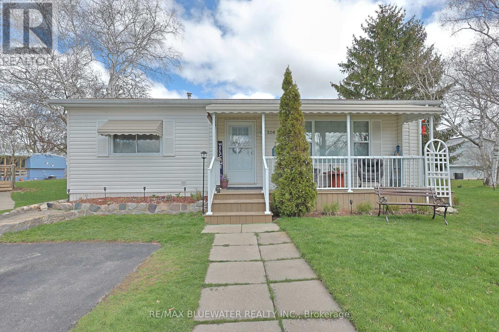 206 BILTMORE DRIVE, South Huron (Stephen)