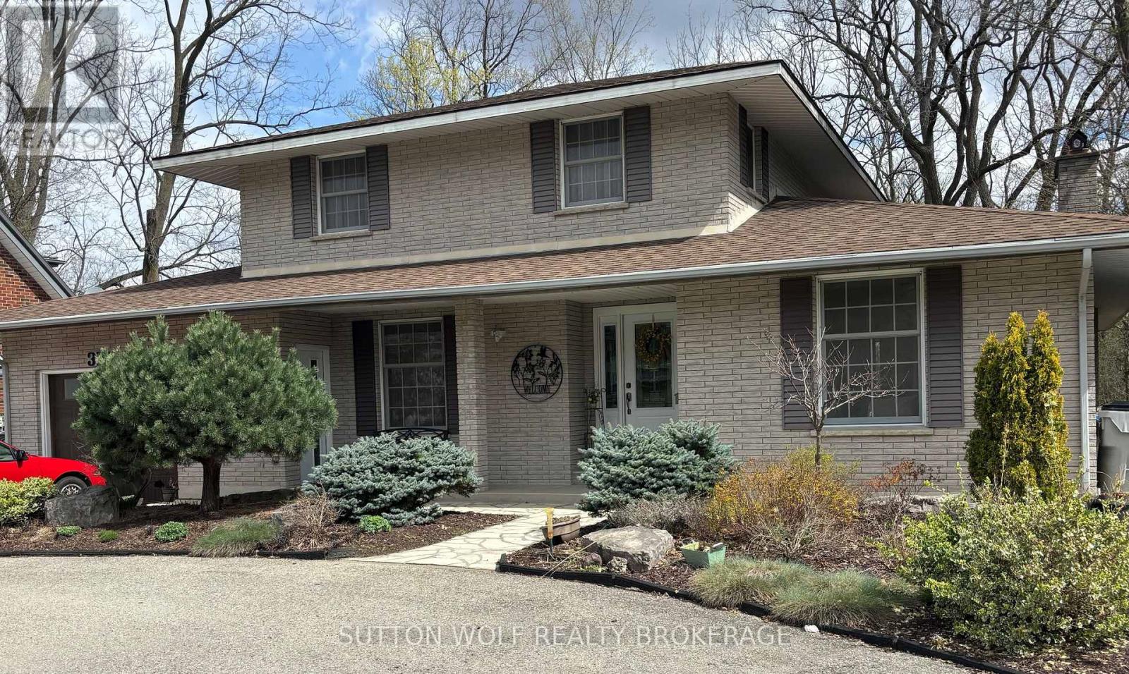 315 CARADOC STREET N, Strathroy-Caradoc (NE)