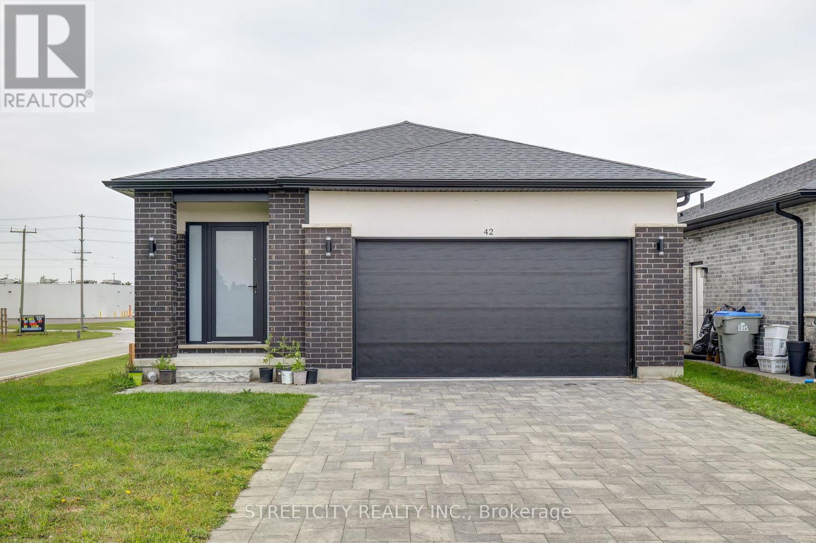 42 ALEXANDER CIRCLE, Strathroy-Caradoc (SE)