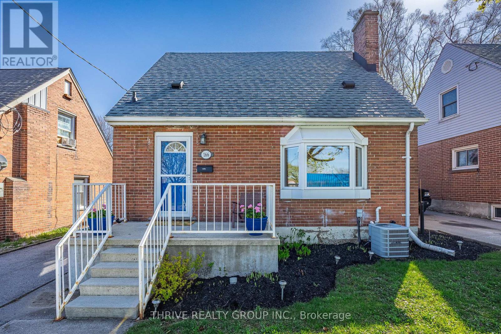 166 ASHLAND AVENUE, London East (East M)