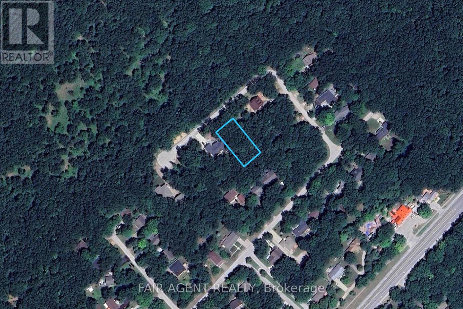 10267 DANIEL AVENUE, Lambton Shores (Grand Bend)