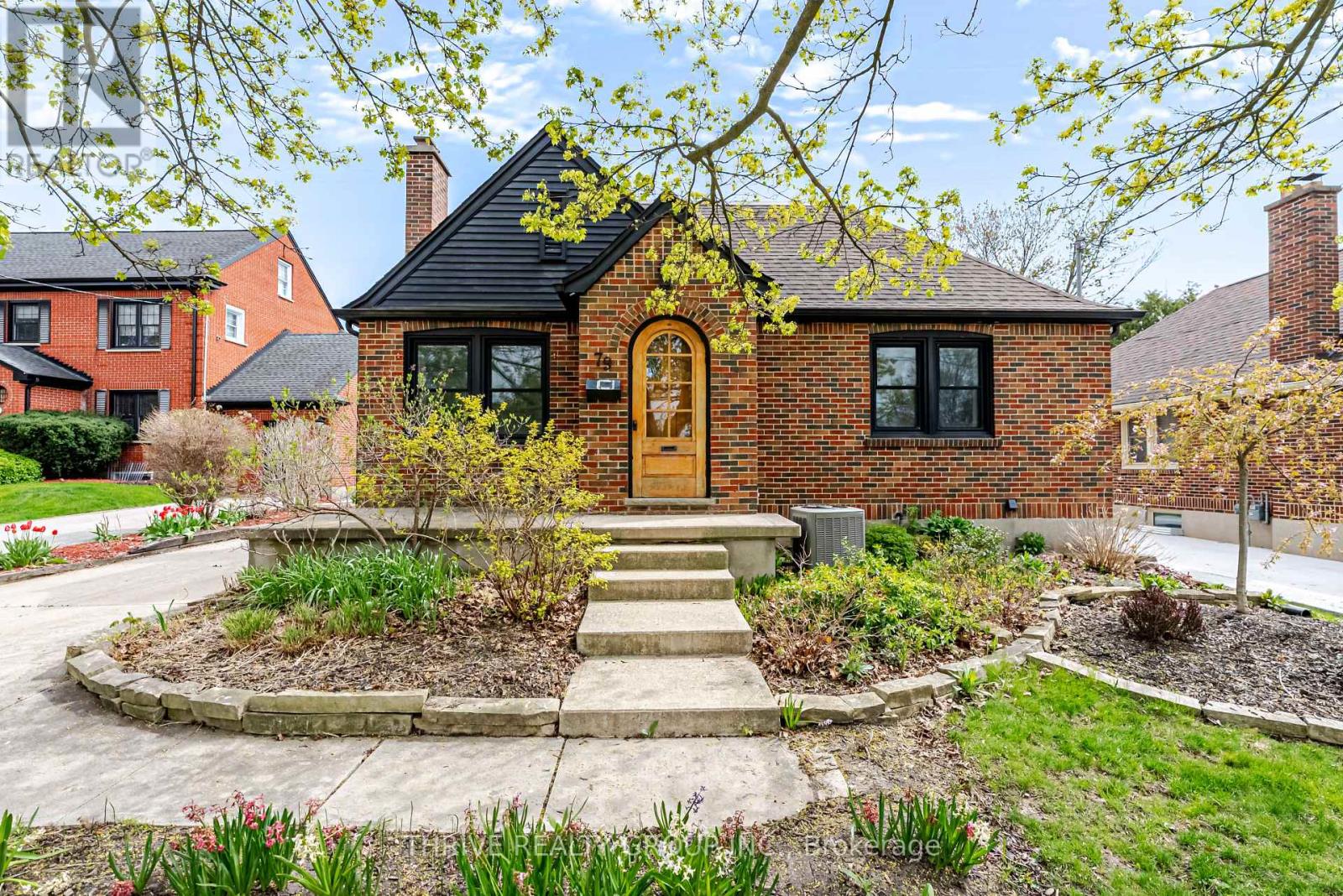 79 BASE LINE ROAD E, London South (South G)