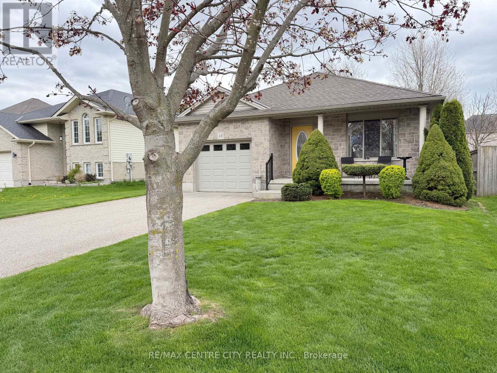 18 REDTAIL COURT, St. Thomas