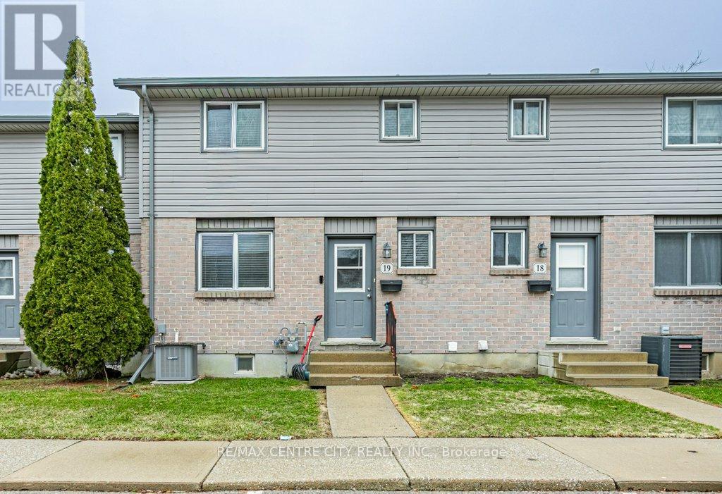 19 - 490 THIRD STREET, London East (East H)