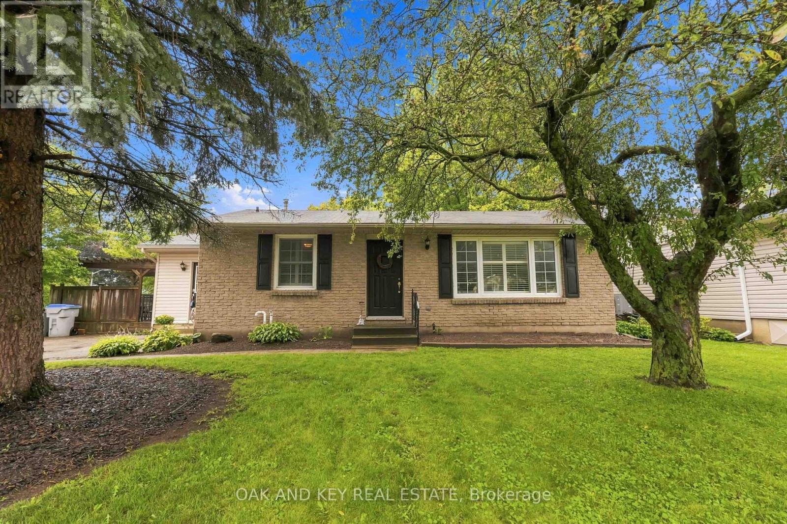 Lucan 118 Harold Court, Lucan Biddulph (Lucan), MLS®:X13878446 - 118 Harold ...