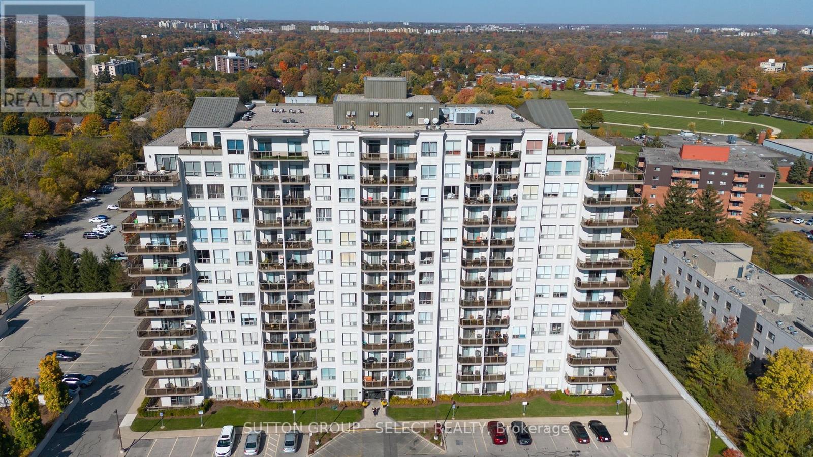 212 - 353 COMMISSIONERS ROAD W, London