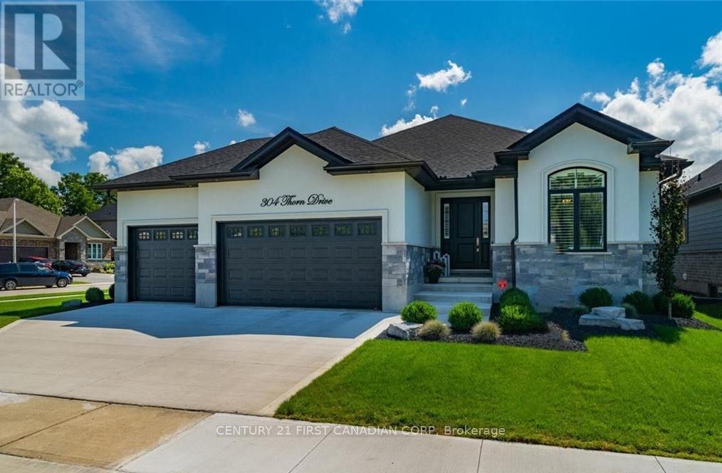 304 THORN DRIVE, Strathroy-Caradoc (NE)