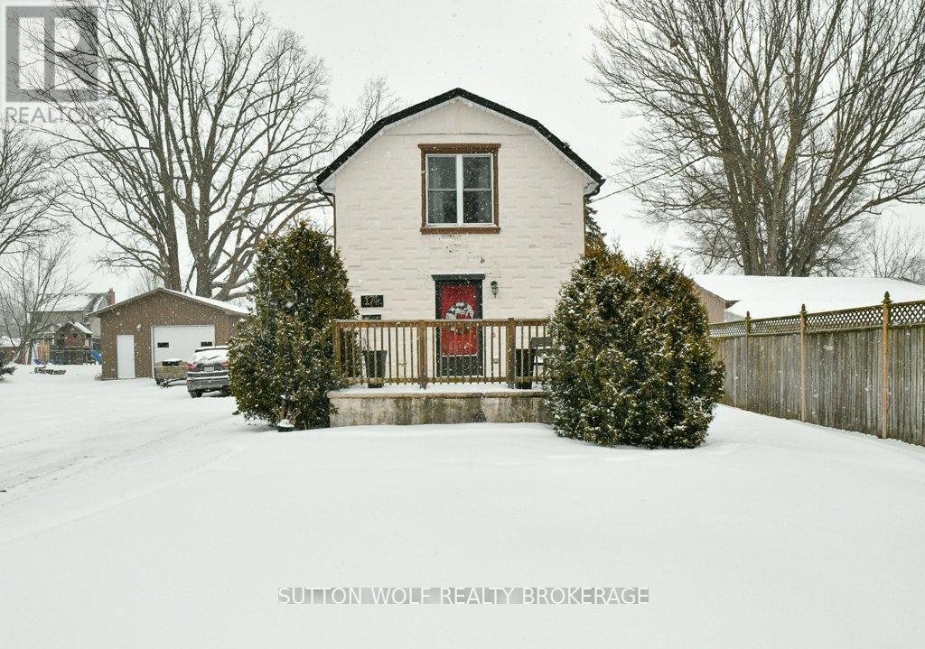 174 BURNS STREET, Strathroy-Caradoc (SW)