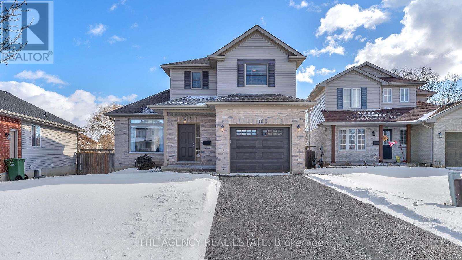 11 MEADOWVALE DRIVE, St. Thomas