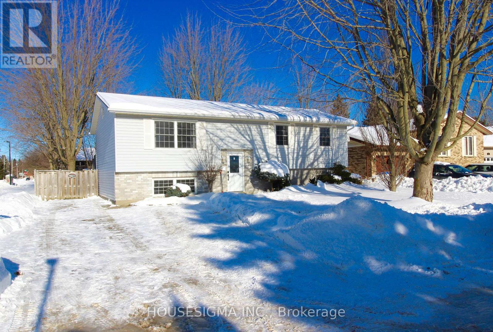 79 BRADLEY AVENUE, Strathroy-Caradoc (SE)