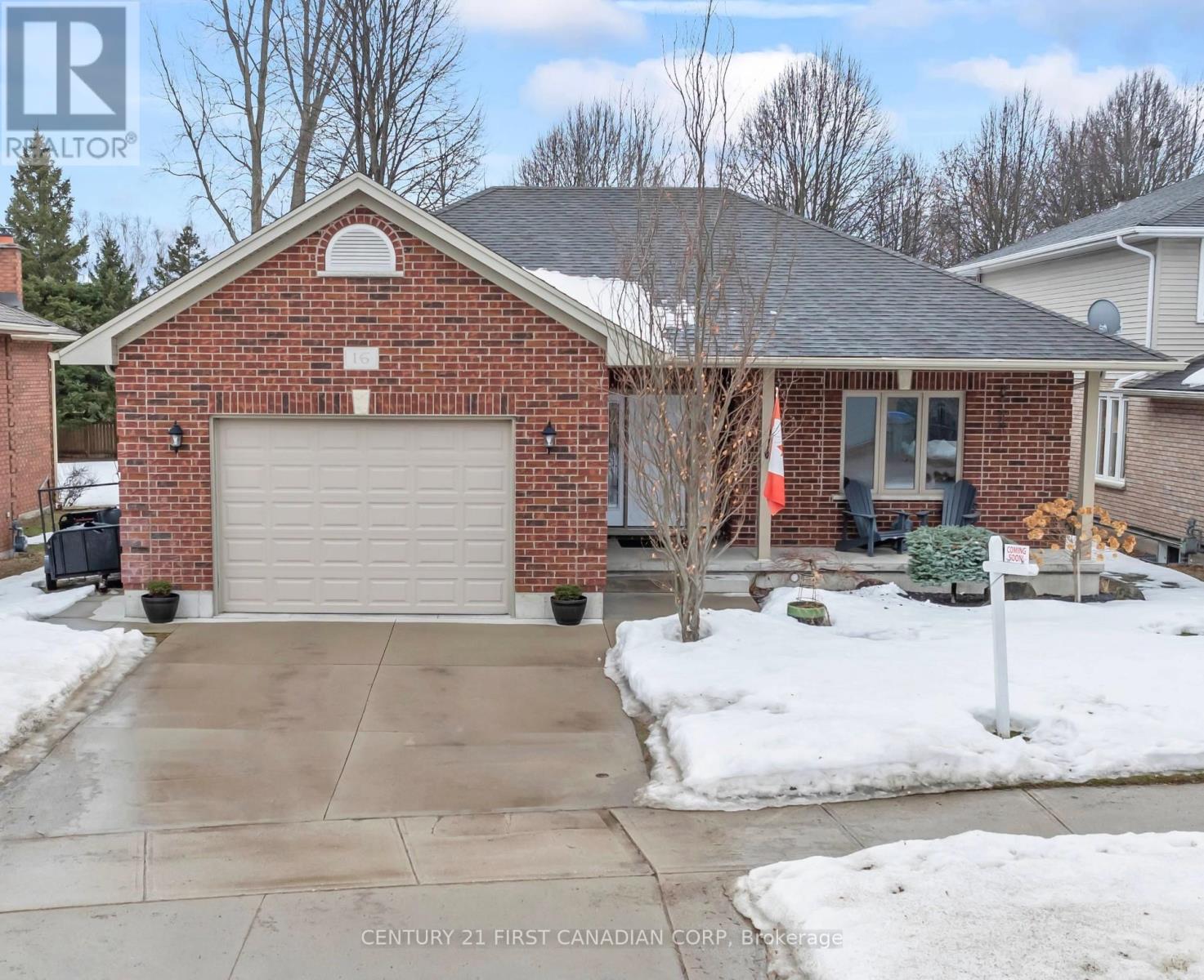 16 MOFFATT LANE, Strathroy-Caradoc (SW)