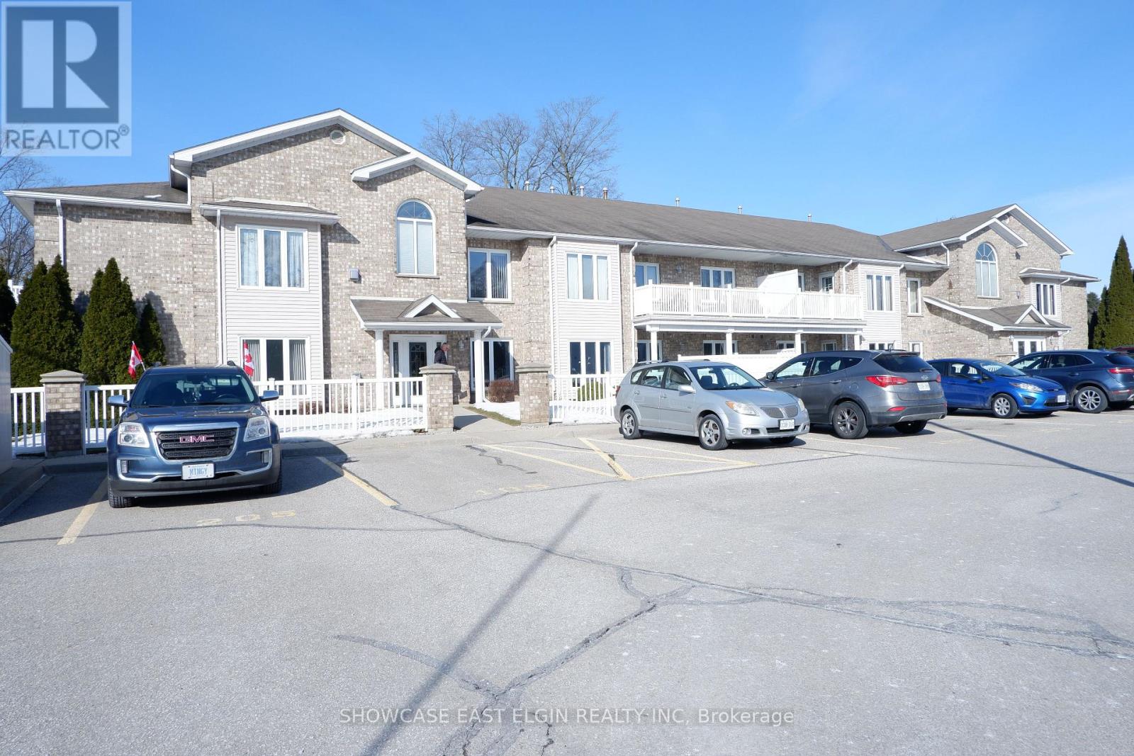 207 - 22 LINWOOD DRIVE, Aylmer