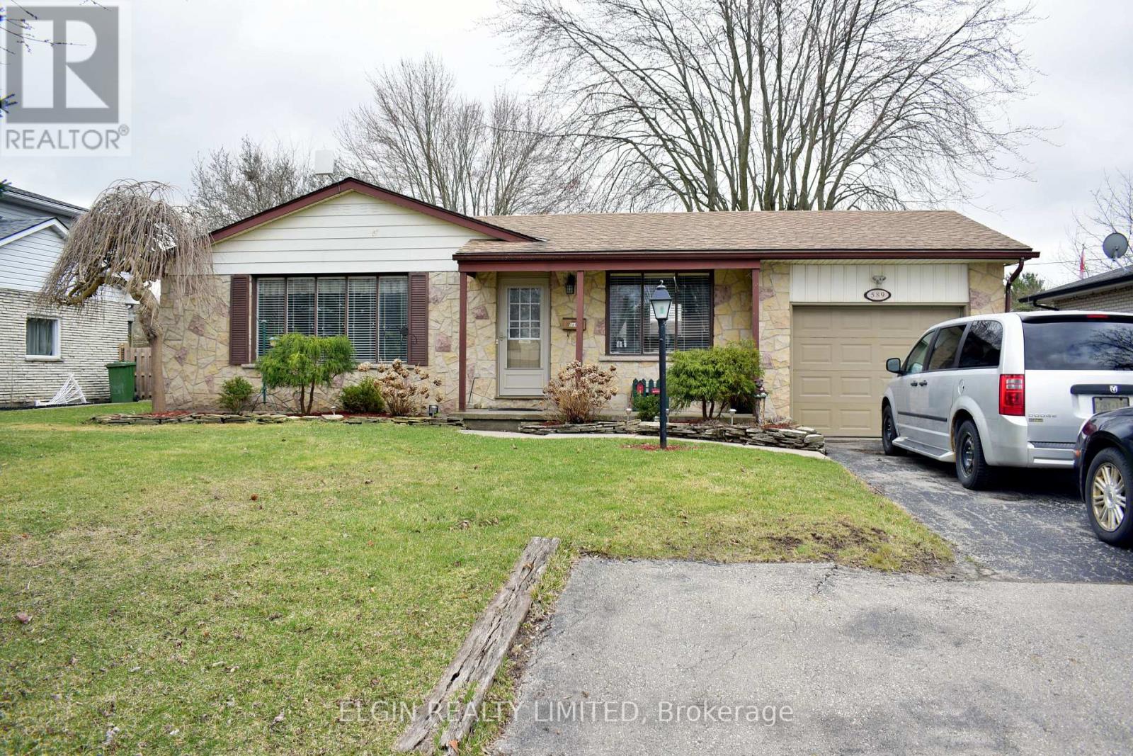 589 ELM STREET, St. Thomas