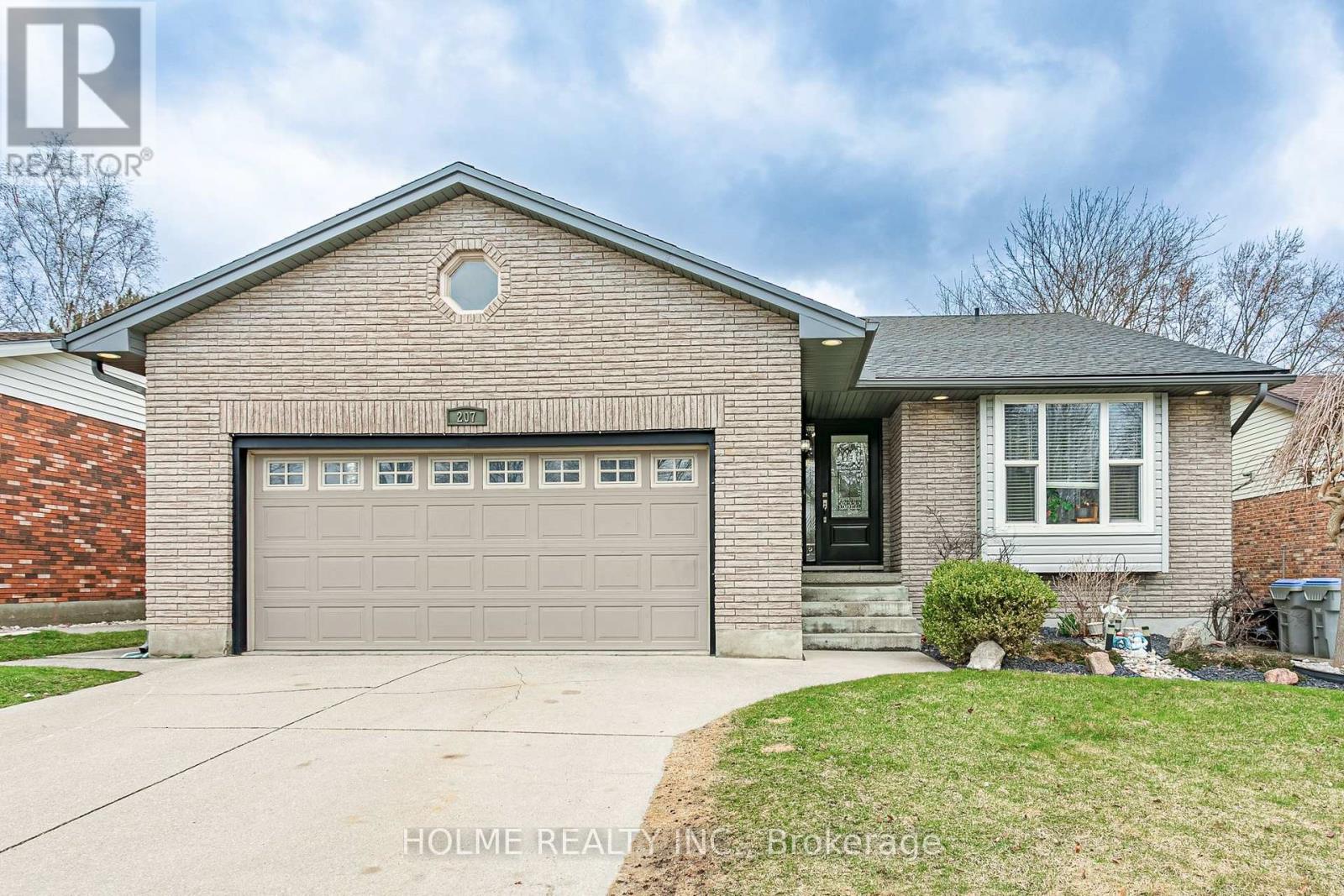207 SOUTHFIELD DRIVE, Strathroy-Caradoc (SW)