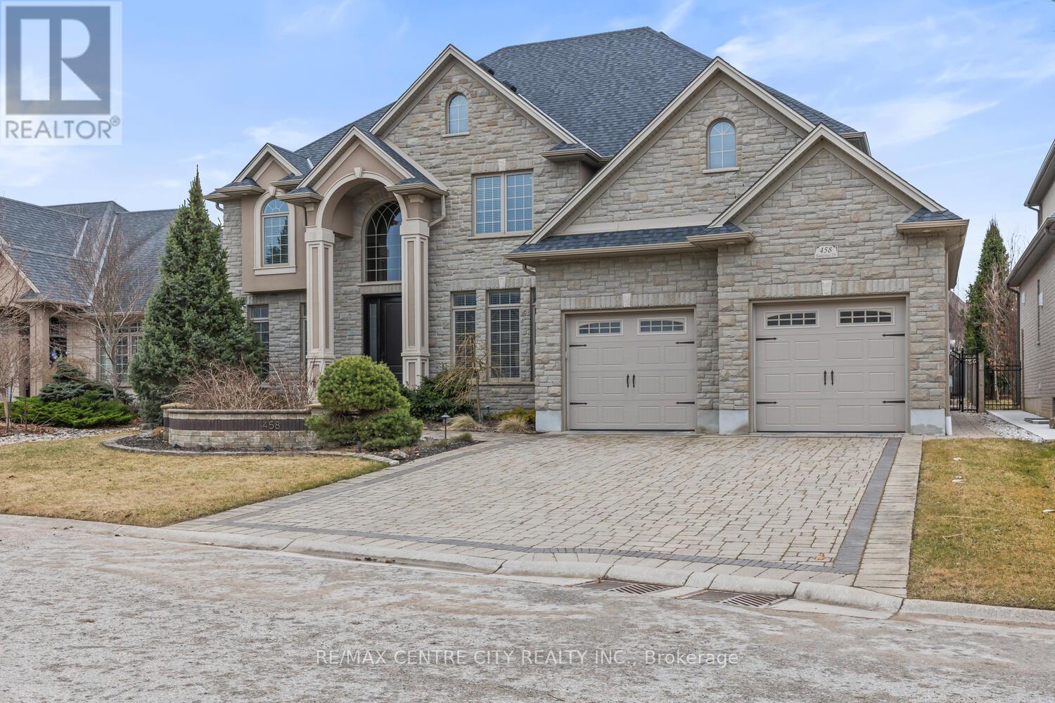 458 EAGLETRACE DRIVE, London North (North R)