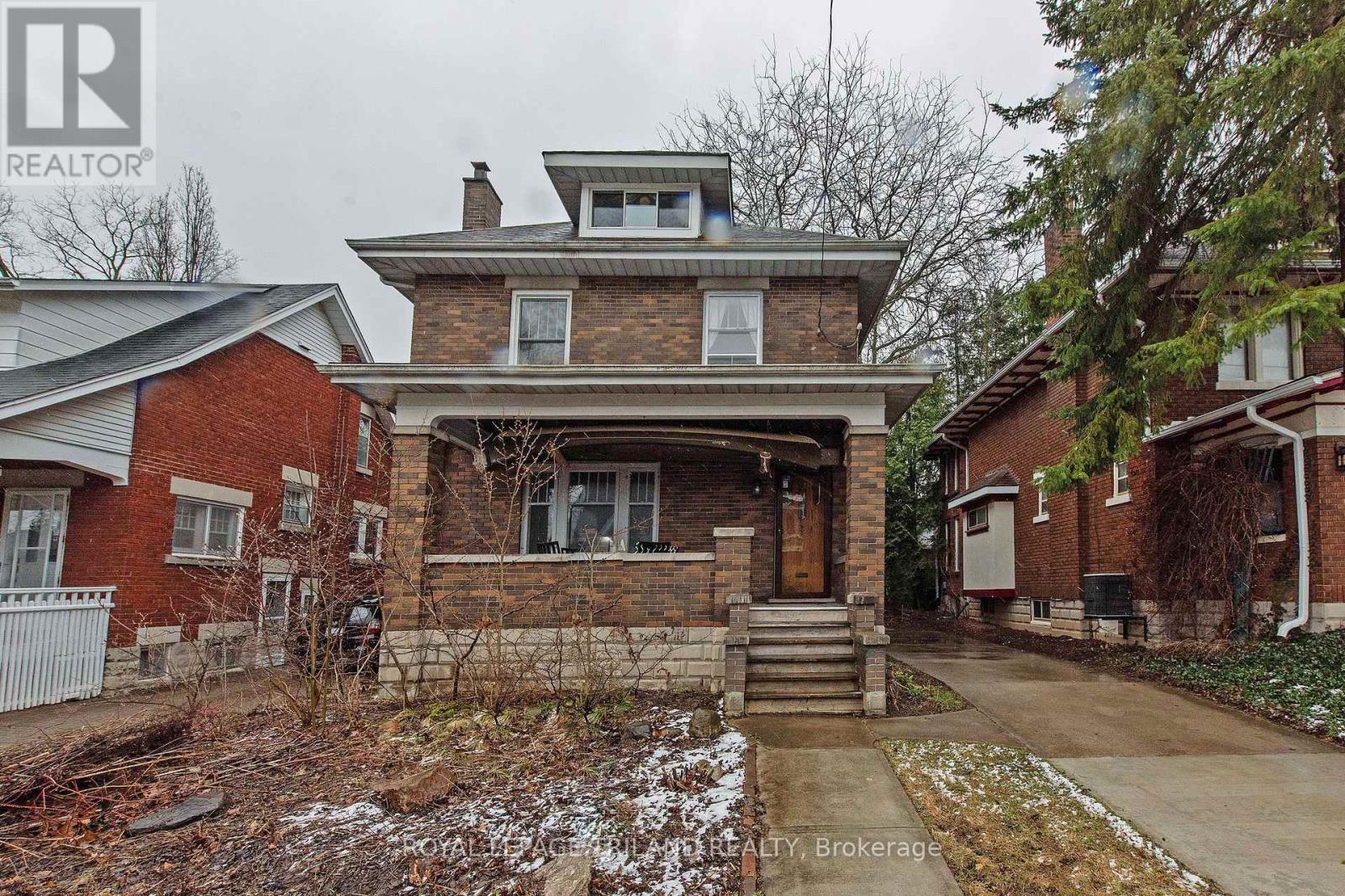 13 MCKENZIE AVENUE, London