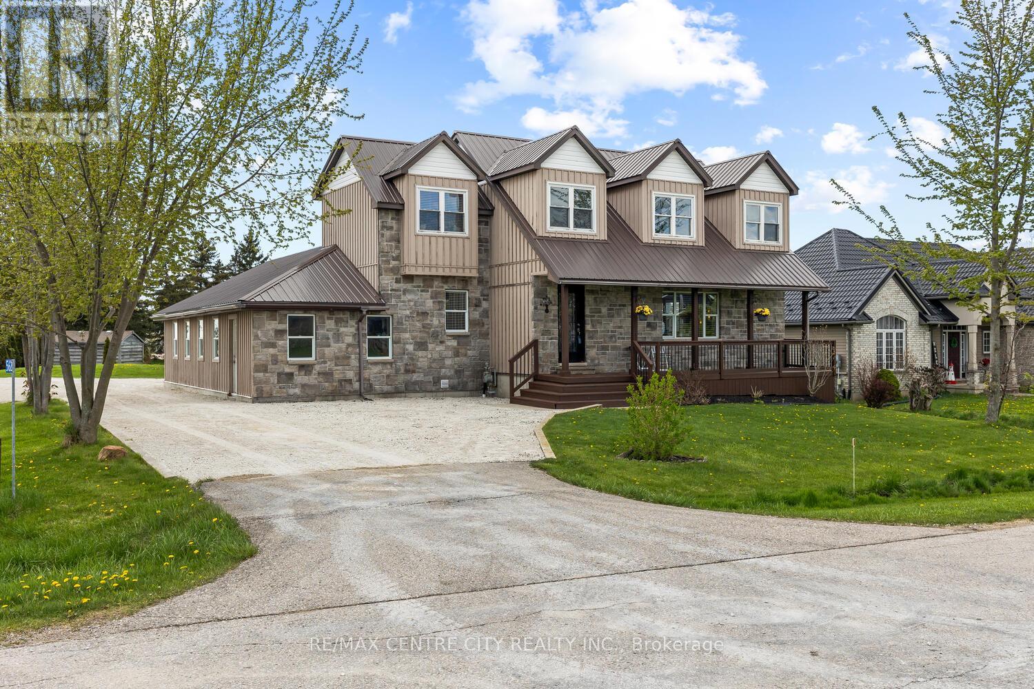 5623 CHRISELLE PLACE, Lucan Biddulph (Clandeboye)