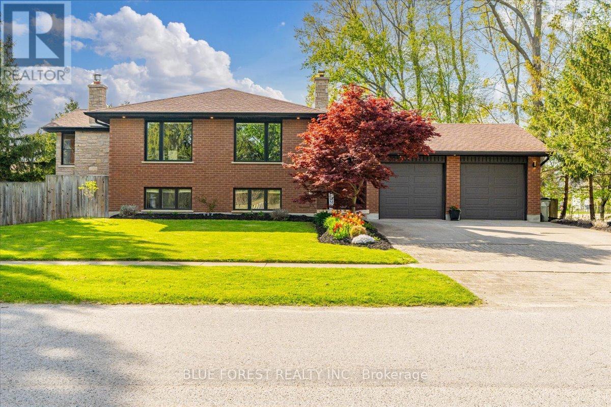 674 LIONS PARK DRIVE, Strathroy-Caradoc (Mount Brydges)