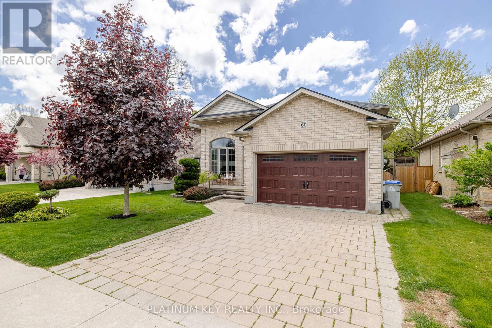 60 BRIDLE PATH, Strathroy-Caradoc (SW)