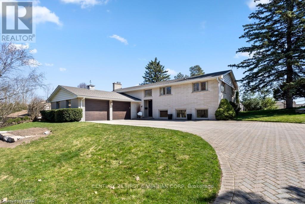 688 WESTMOUNT HILLS DRIVE E, London South (South C)