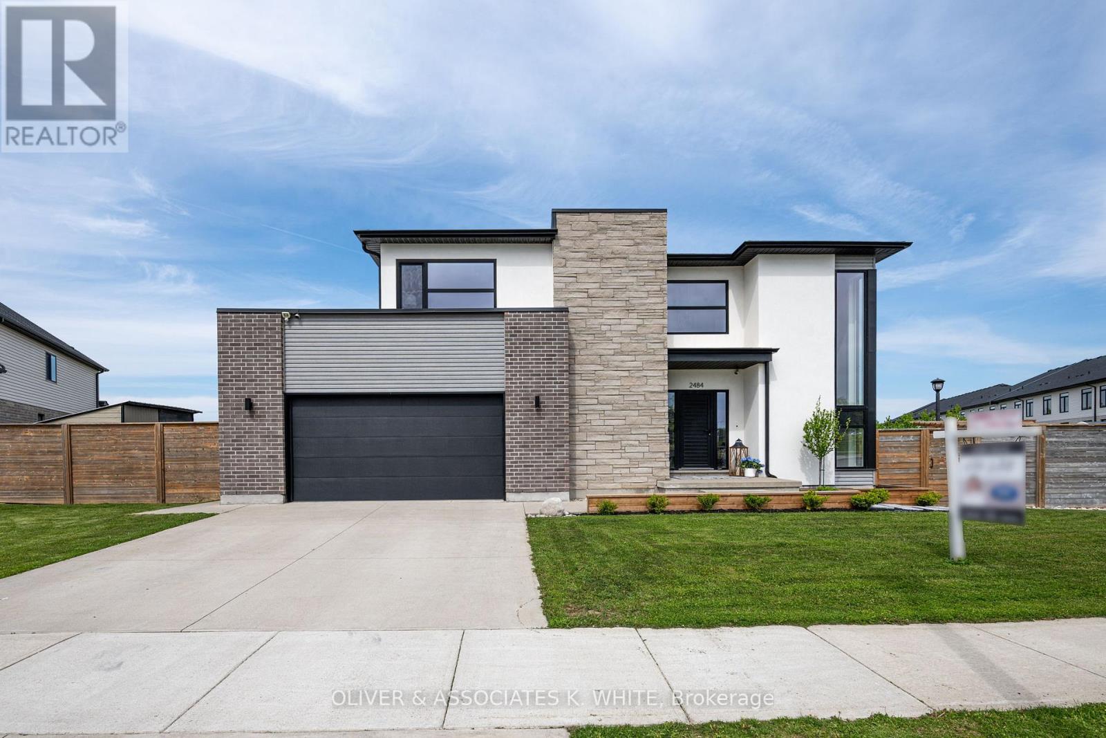 2484 TOKALA TRAIL, London North (North S)