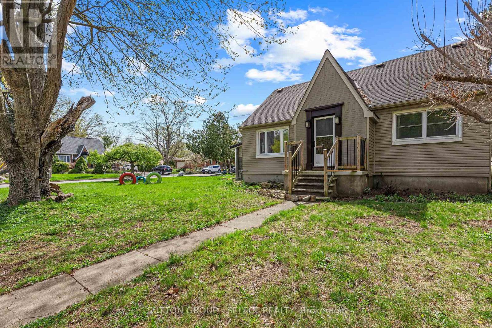389 NORTHBRAE DRIVE, London East (East A)