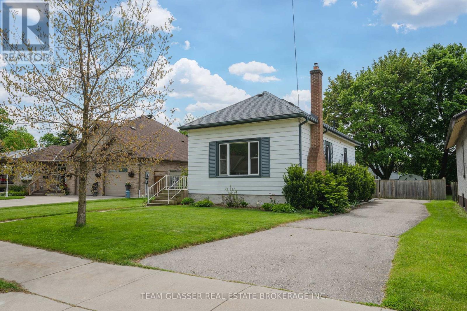30 HARVEY STREET, Aylmer