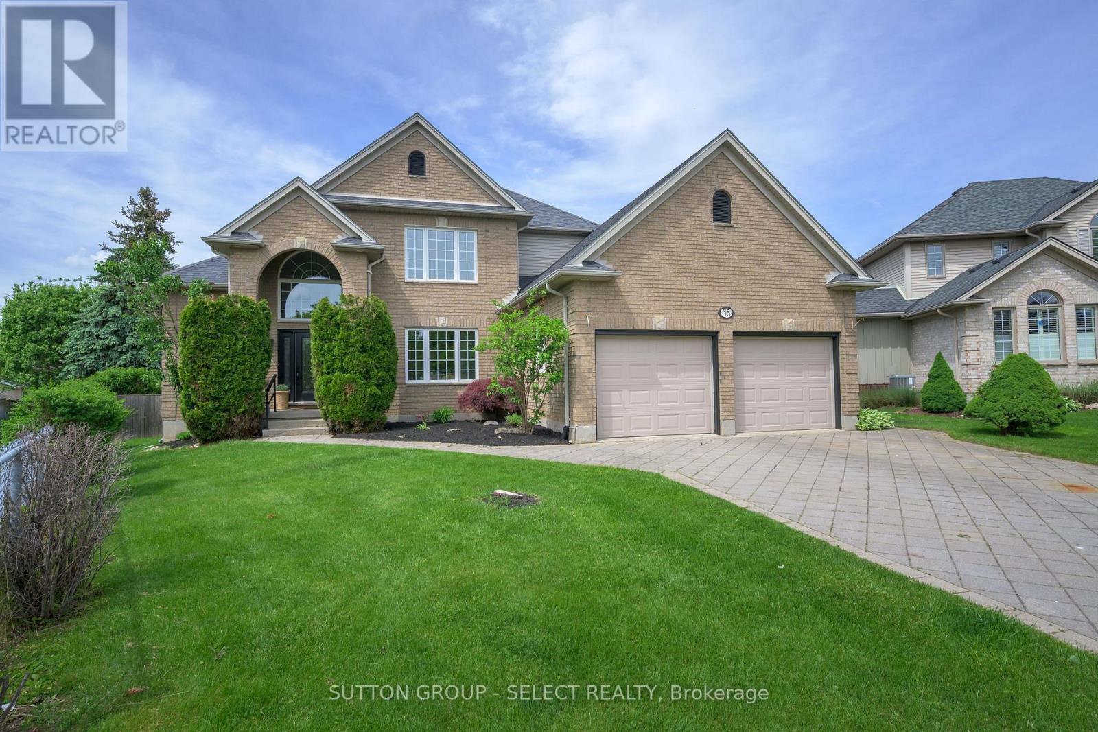 38 MORAINE WALK, London North (North A)