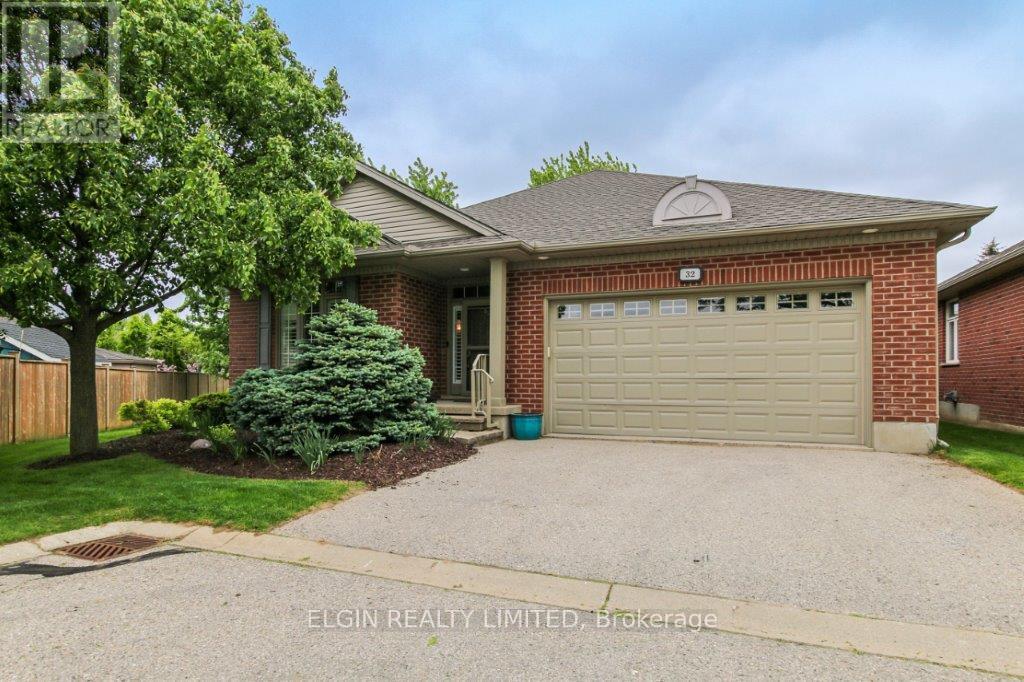 32 - 19 AUGUSTA CRESCENT, St. Thomas