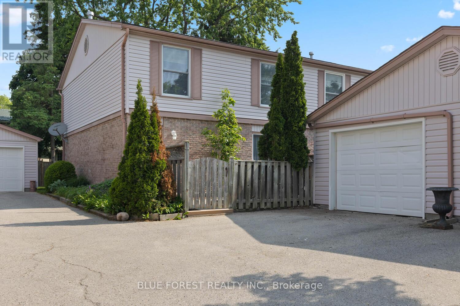 375 EVERGLADE CRESCENT, London North (North P)