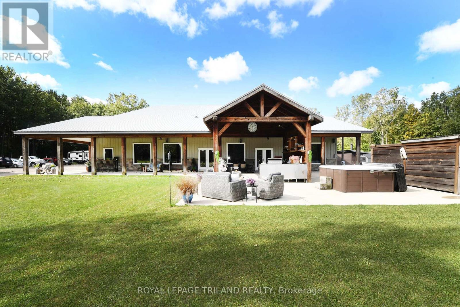 7264 RIDGE ROAD, Lambton Shores (Bosanquet)