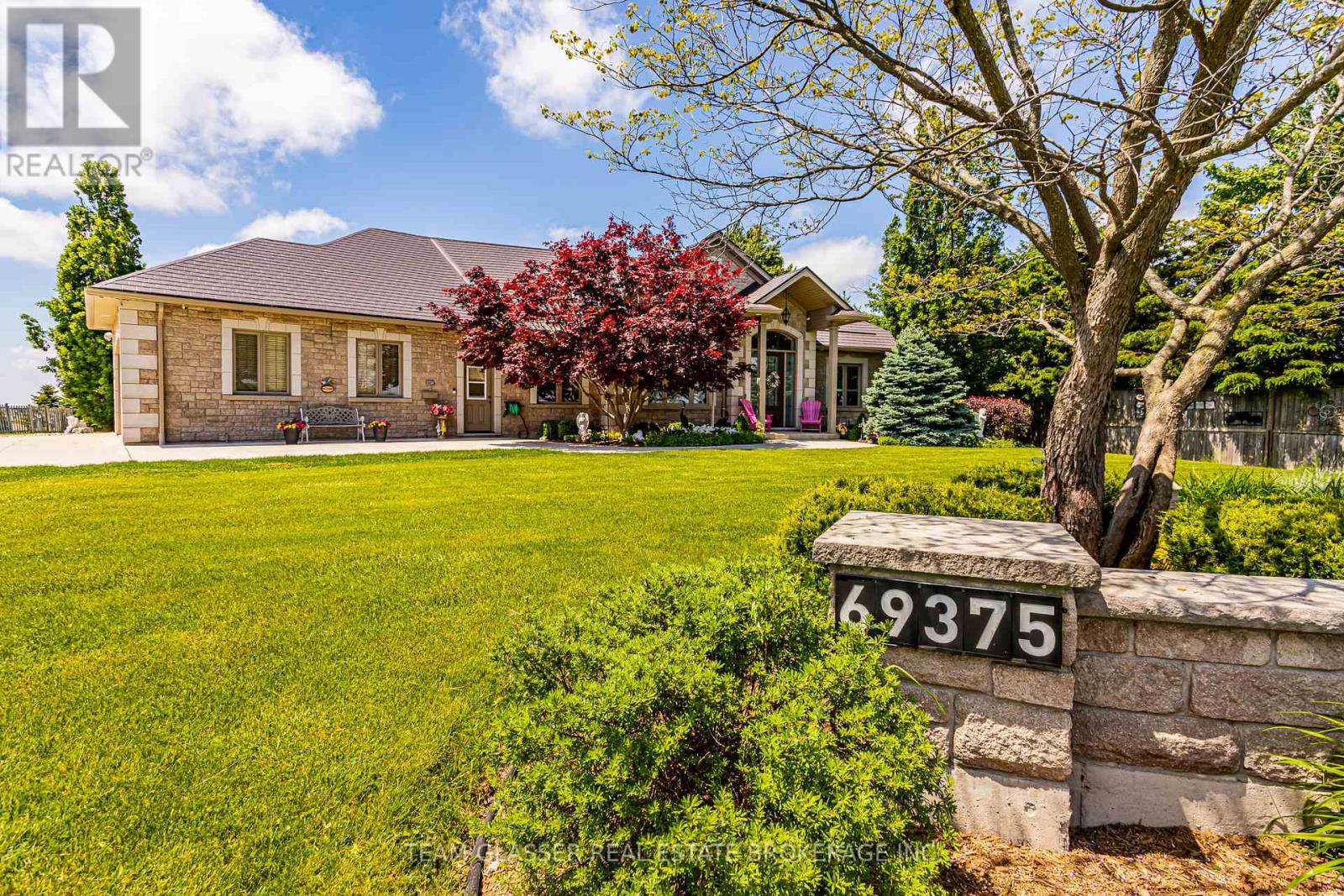 69375 VICTORIA DRIVE, South Huron (Stephen)