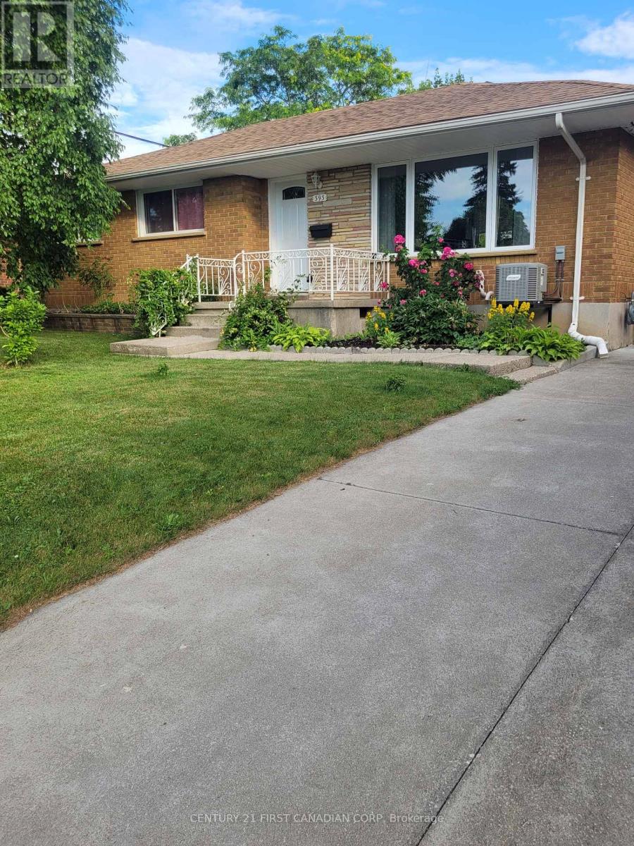 393 CHIPPENDALE CRESCENT, London South (South J)