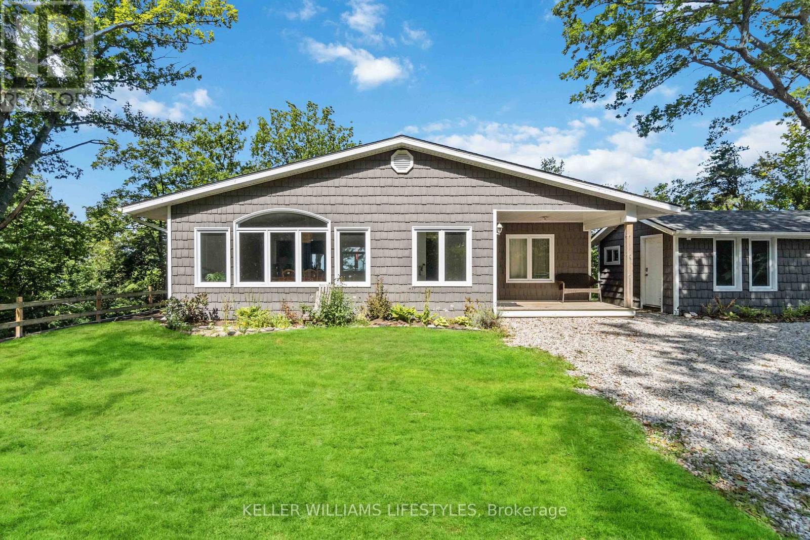 4606 LAKESIDE STREET, Plympton-Wyoming (Plympton Wyoming)
