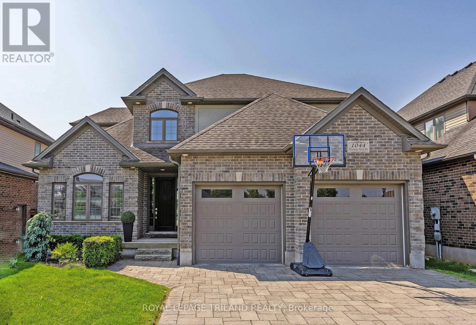 1044 MEDWAY PARK DRIVE, London North (North S)