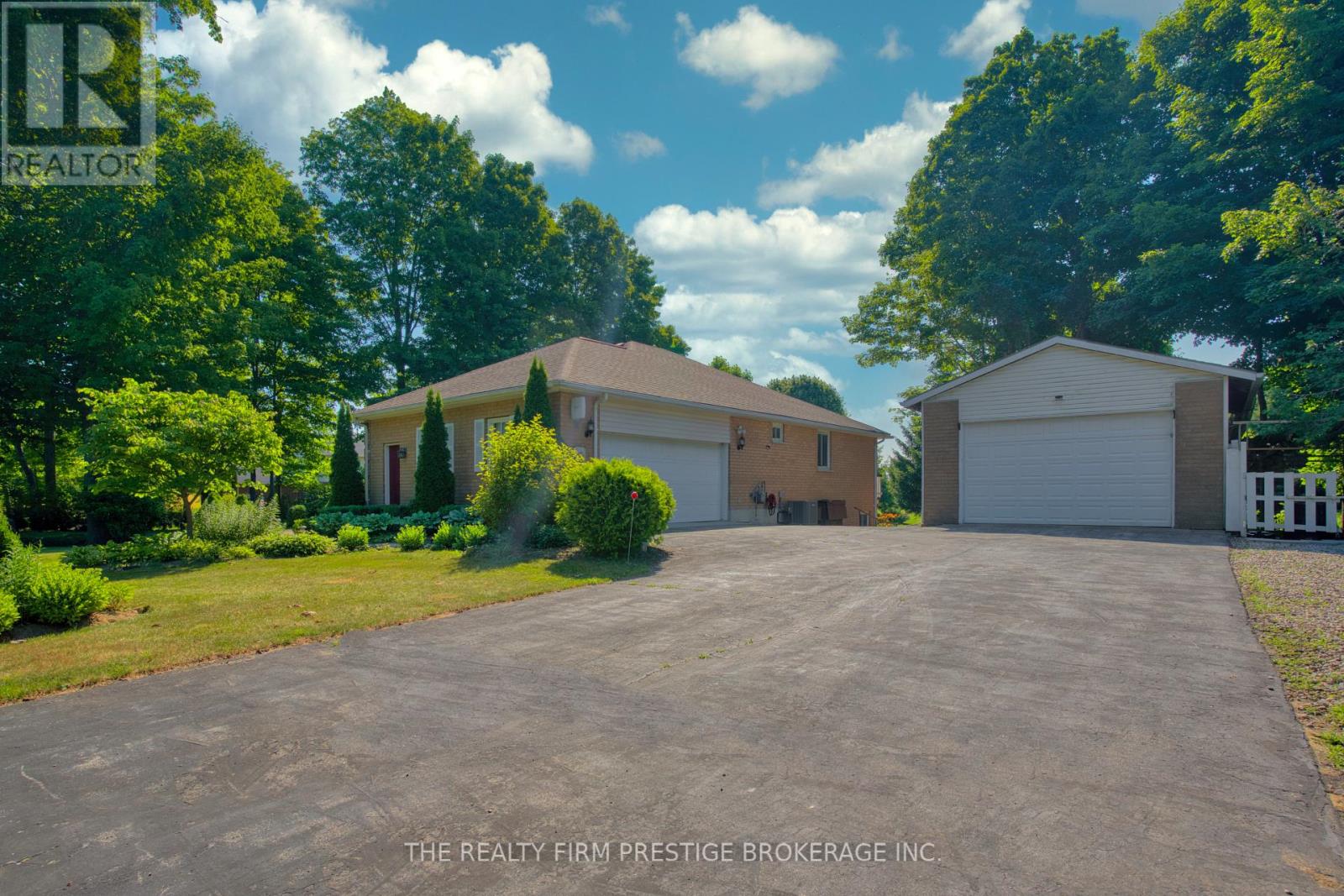 25189 GRAY LINE, West Elgin