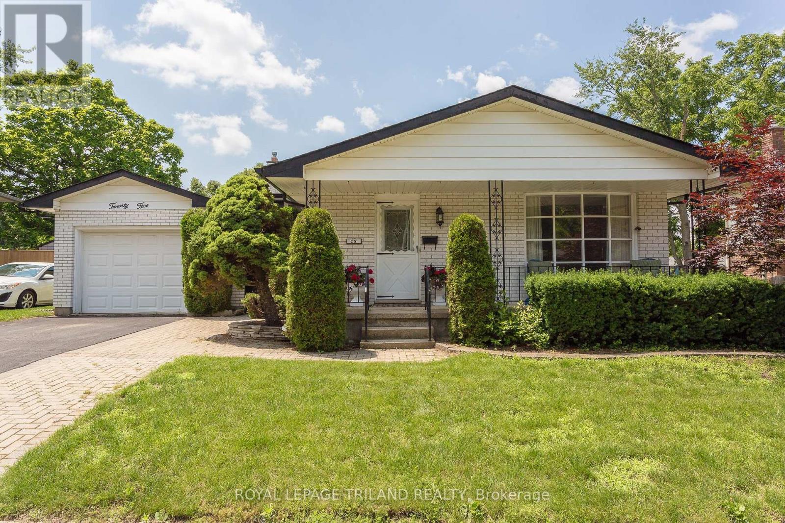 25 BLUE RIDGE CRESCENT, London South (South K)