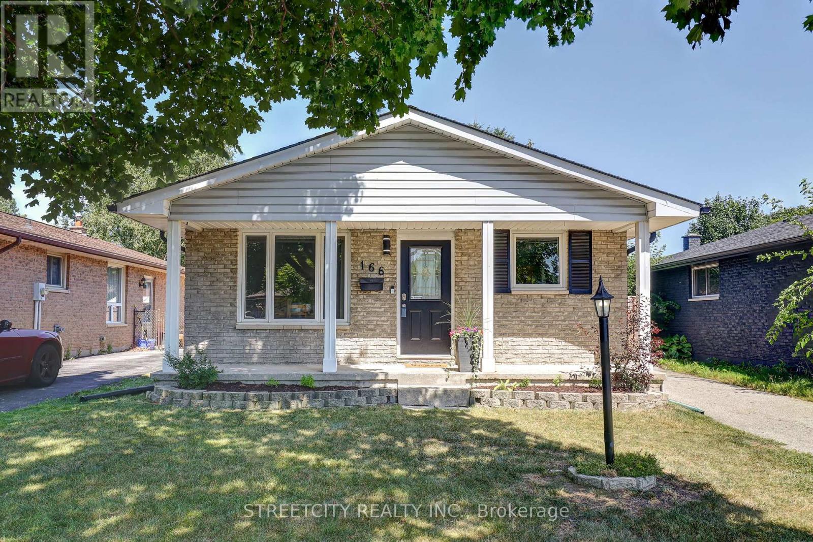 166 SPEIGHT BOULEVARD, London East (East I)