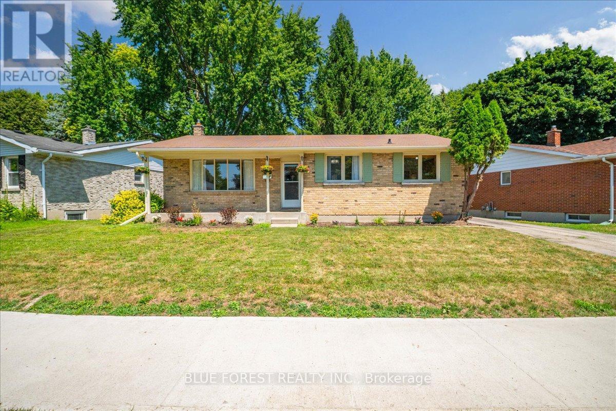 1451 STONEYBROOK CRESCENT, London North (North G)